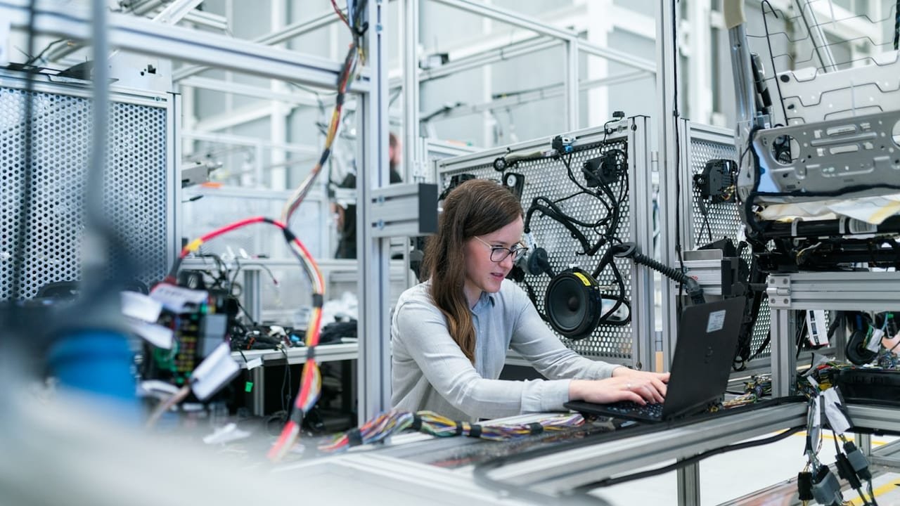 Comparing custom SaaS build versus ready-made SaaS tools